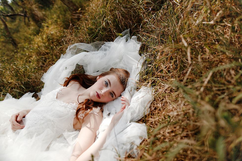 Nose, People in nature, Wedding dress, Bride, Grass family, Flash photography, Model, Photo shoot, Bridal clothing, Long hair, 