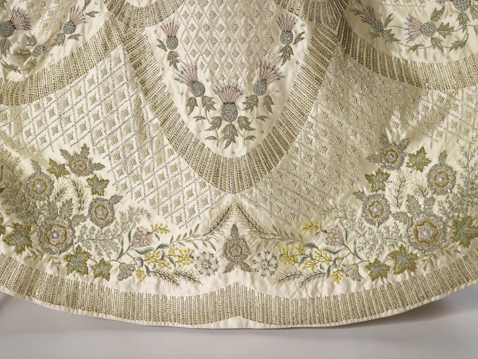 Textile, Lace, Embroidery, Pattern, Embellishment, Beige, Motif, Linens, Home accessories, Doily, 