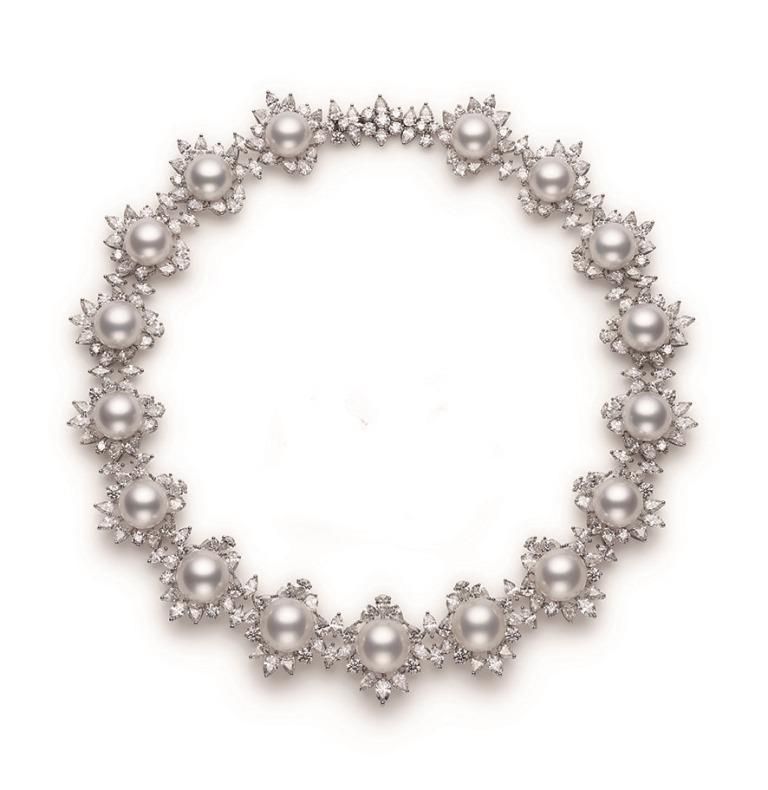 MIKIMOTO 頂級珠寶系列南洋真珠鑽石項鍊，22,100,000元。