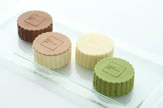 Brown, Green, Photograph, Rectangle, Finger food, Sweetness, Dessert, Confectionery, Chocolate, 