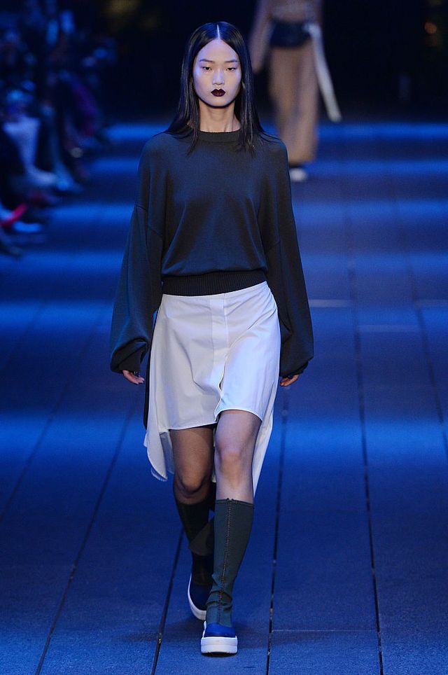 Clothing, Blue, Human leg, Joint, Outerwear, Style, Electric blue, Knee, Street fashion, Fashion show, 