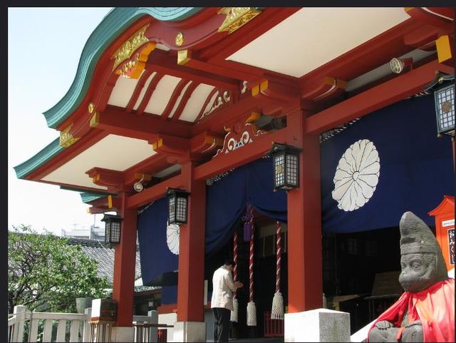 Chinese architecture, Japanese architecture, Place of worship, Temple, Shrine, Holy places, Column, Historic site, Shinto shrine, Religious institute, 