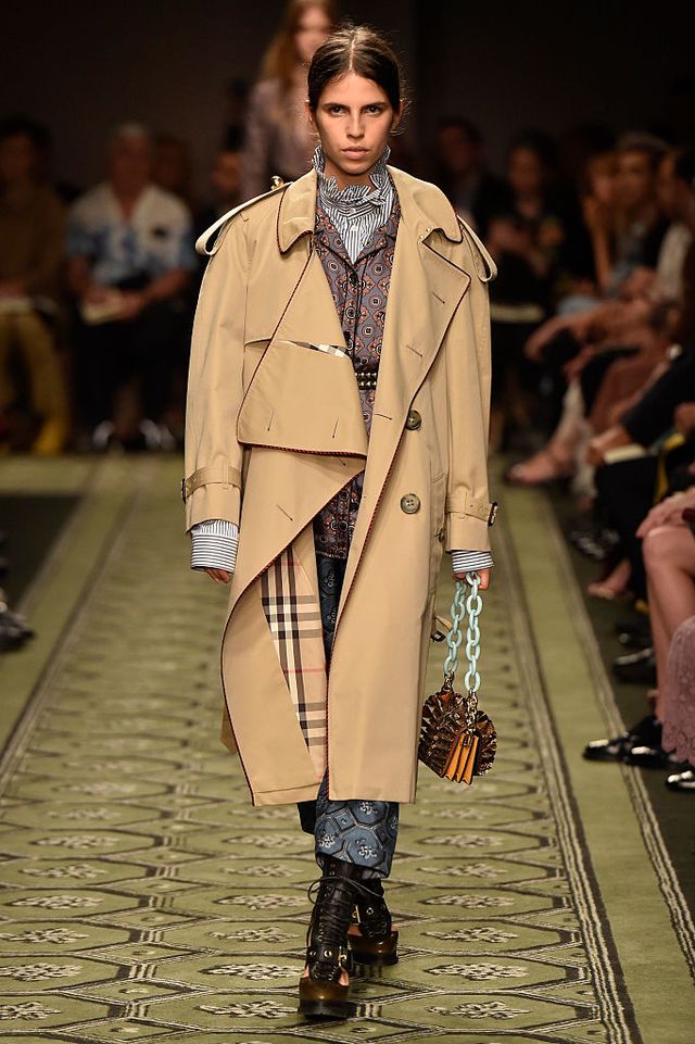 Footwear, Fashion show, Brown, Runway, Outerwear, Fashion model, Coat, Style, Jacket, Fashion, 