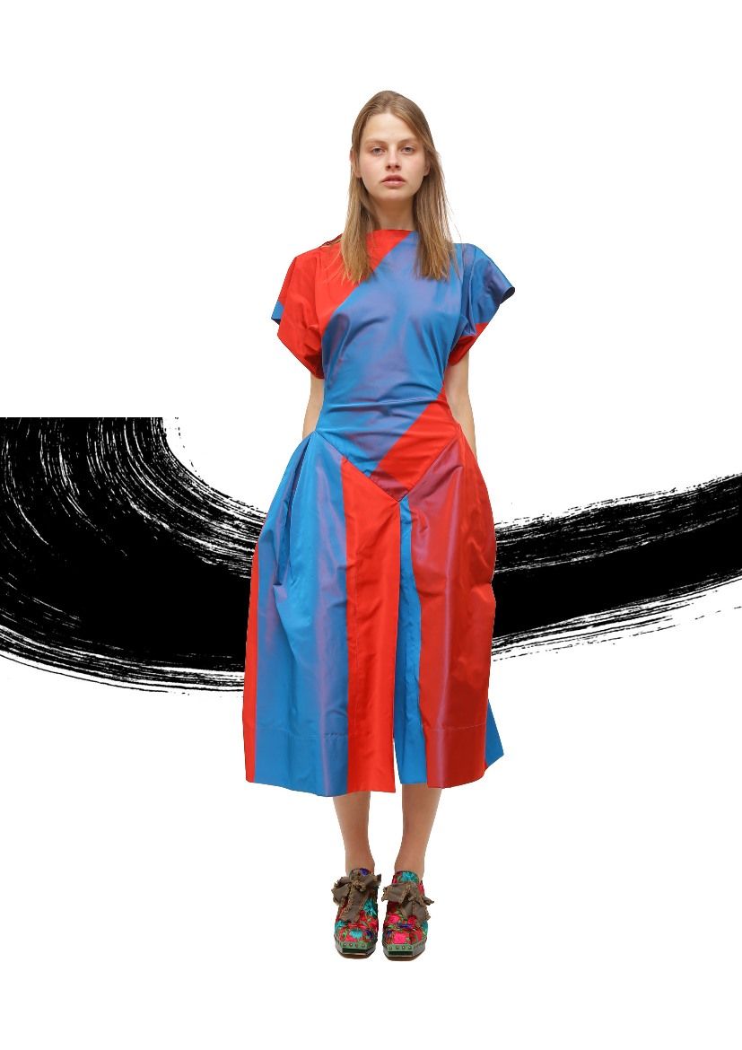 Clothing, Hairstyle, Sleeve, Shoulder, Standing, Style, Formal wear, One-piece garment, Electric blue, Costume design, 