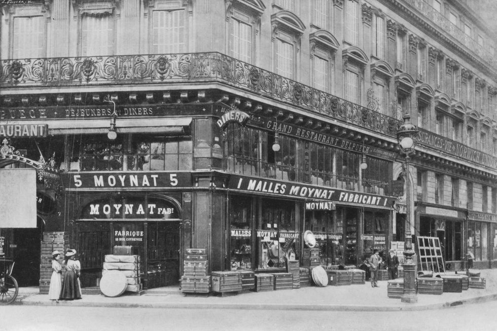 Facade, Commercial building, Monochrome, Mixed-use, Retail, Black-and-white, Monochrome photography, Flowerpot, Metropolis, Downtown, 