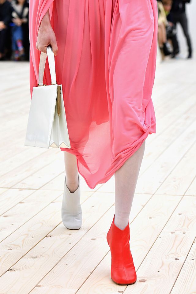 Sleeve, Human leg, Textile, Red, Joint, Pink, Street fashion, Dress, Carmine, Bag, 