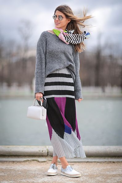 Clothing, Shoulder, Textile, Bag, Outerwear, Style, Street fashion, Winter, Pattern, Fashion accessory, 
