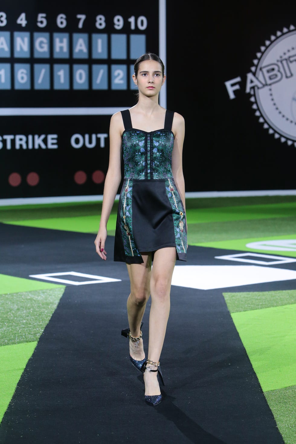 Green, Dress, Shoulder, Fashion show, Runway, Style, Fashion model, Waist, Fashion, Model, 