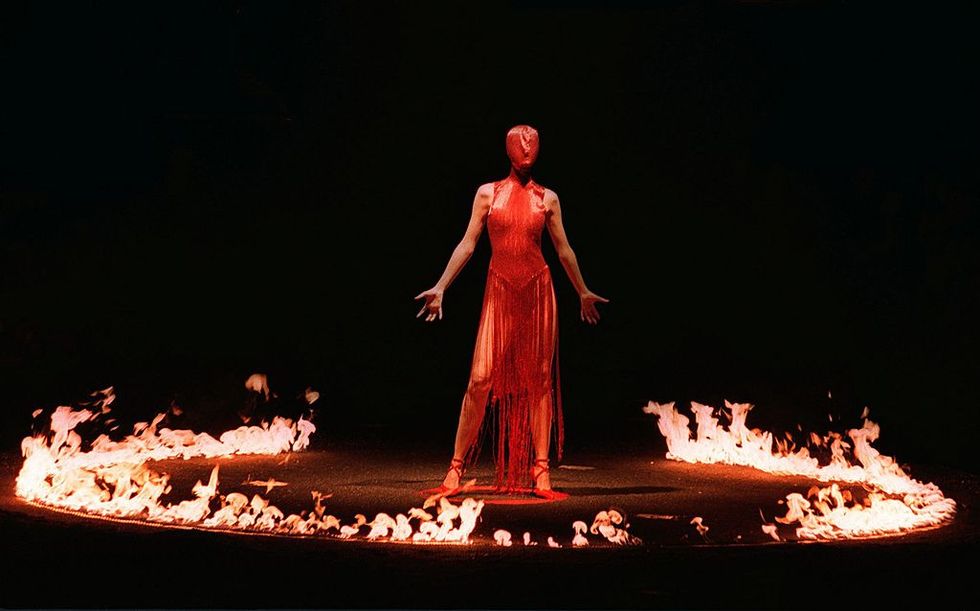 Heat, Fire, Flame, Darkness, Performance art, Gas, Sculpture, Flesh, Bonfire, Balance, 