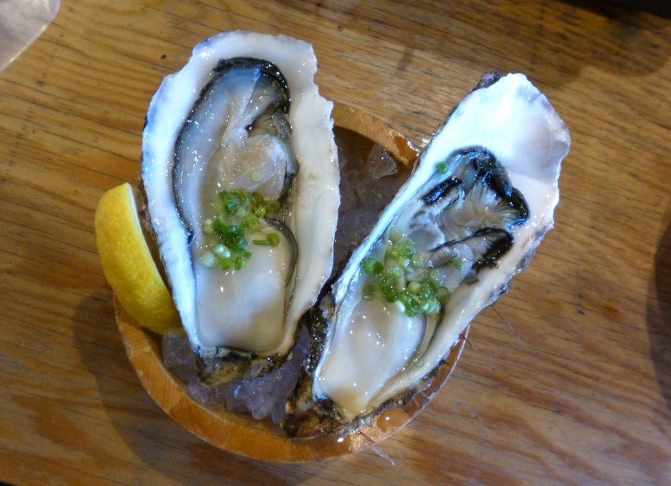 Oyster, Food, Bivalve, Ingredient, Seafood, Shellfish, Abalone, Oysters rockefeller, Hardwood, Lemon, 