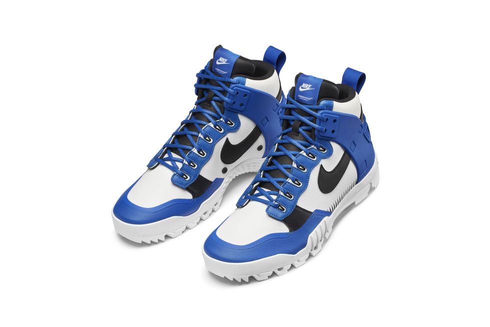 Footwear, Blue, Product, Shoe, Athletic shoe, Sportswear, White, Sneakers, Logo, Electric blue, 