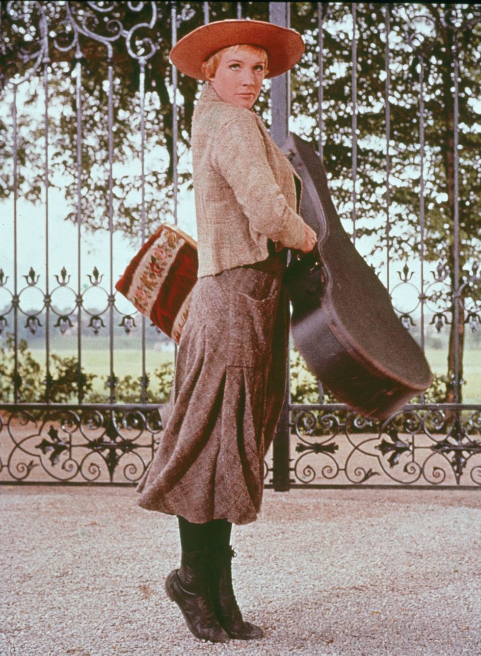 <p>《真善美》是許多人的童年回憶，女主角 Maria Von Trapp 由知名演員 Julie Andrews 飾演，頂著一頭凌亂的金色短髮，與她的個性一樣鮮明又活潑，令人印象深刻。</p>