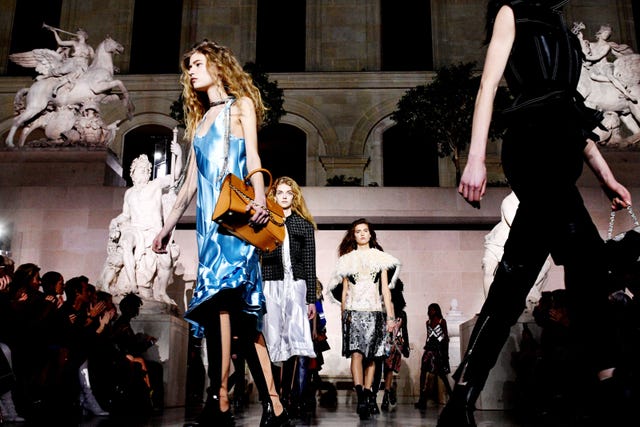 Fashion, Street fashion, Stage, Costume design, Performance art, Fashion design, heater, Fashion model, Boot, Musical theatre, Fashion, Street fashion, Stage, Costume design, Performance art, Fashion design, heater, Fashion model, Boot, Musical theatre,