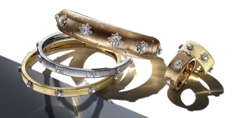Fashion accessory, Jewellery, Ring, Diamond, Engagement ring, Gemstone, Metal, 