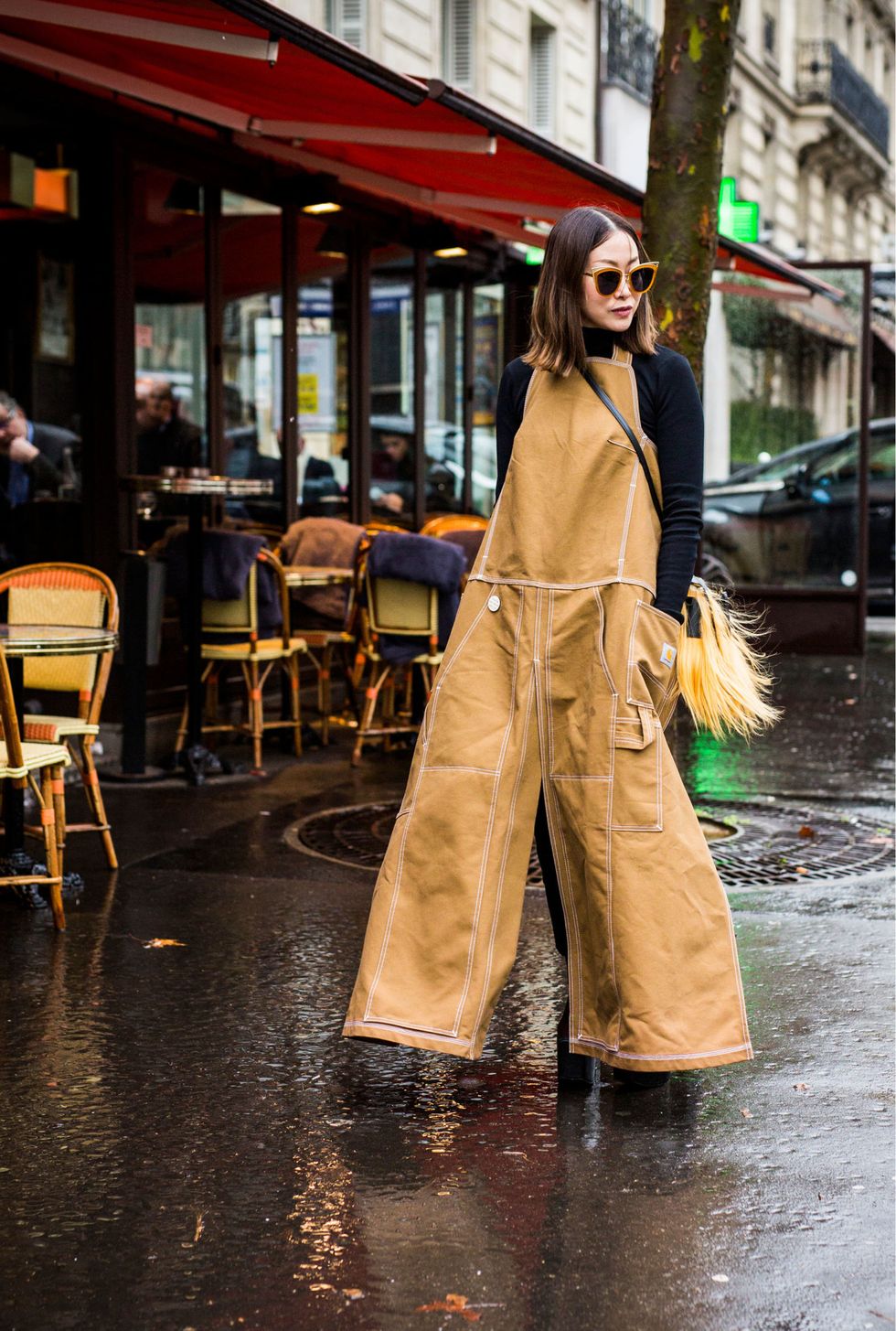 Street fashion, Yellow, Snapshot, Fashion, Outerwear, Street, Trench coat, Rain, Photography, Raincoat, 