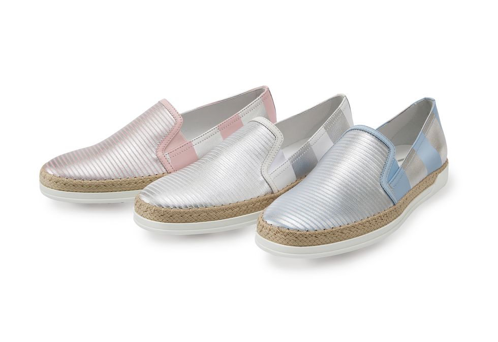 Product, Tan, Fashion, Grey, Beige, Natural material, Ballet flat, Silver, Fashion design, 