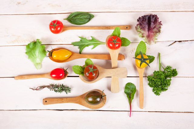 Leaf, Vegetable, Food, Ingredient, Produce, Natural foods, Botany, Kitchen utensil, Garnish, Flowering plant, 