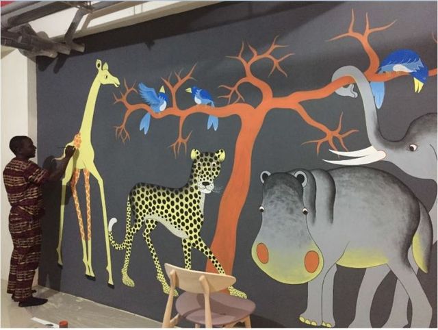 Giraffe, Giraffidae, Wall, Art, Mural, Visual arts, Terrestrial animal, Organism, Tree, Adaptation, 