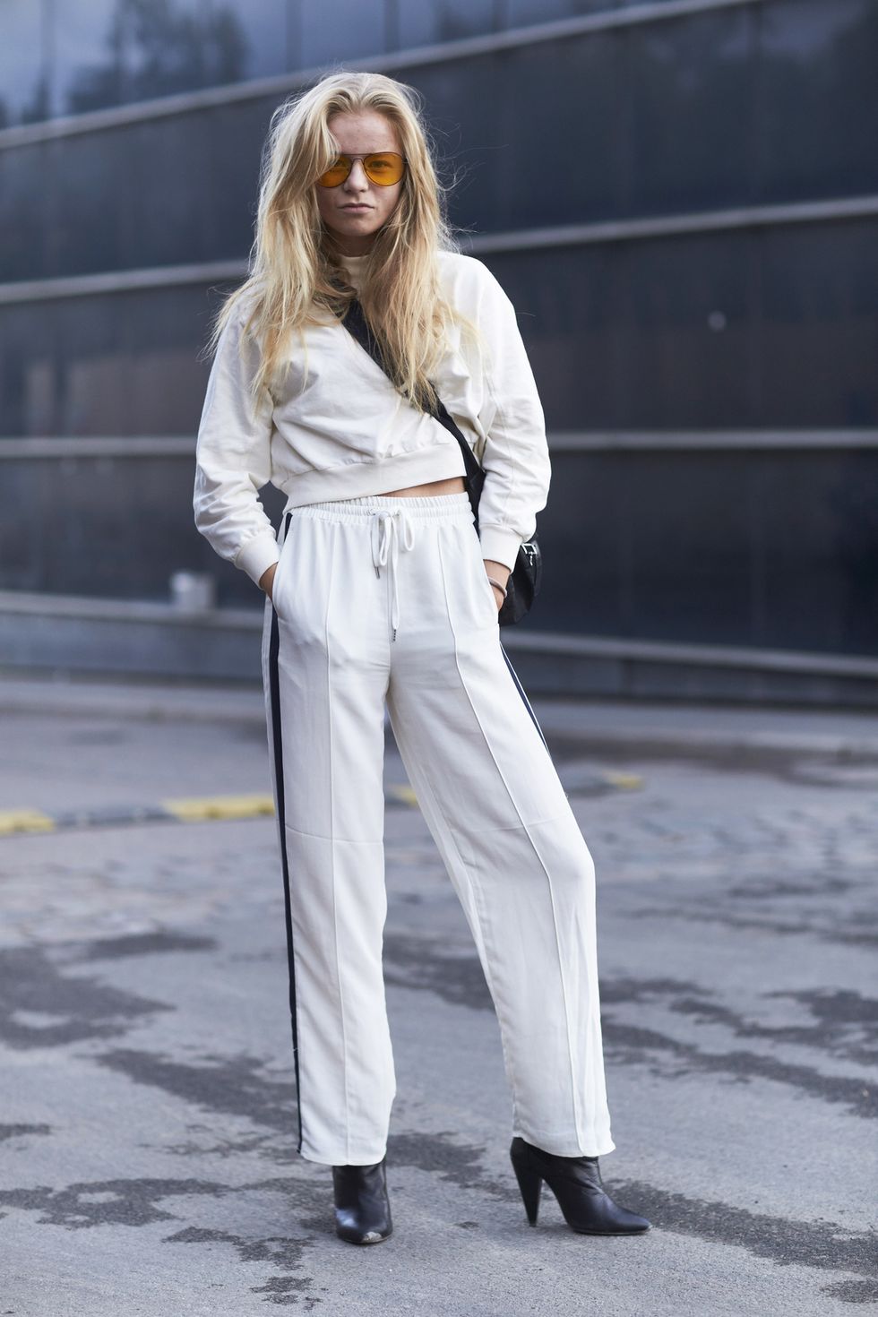 White, Street fashion, Clothing, Fashion, Leg, Outerwear, Trousers, Footwear, Waist, Jeans, 