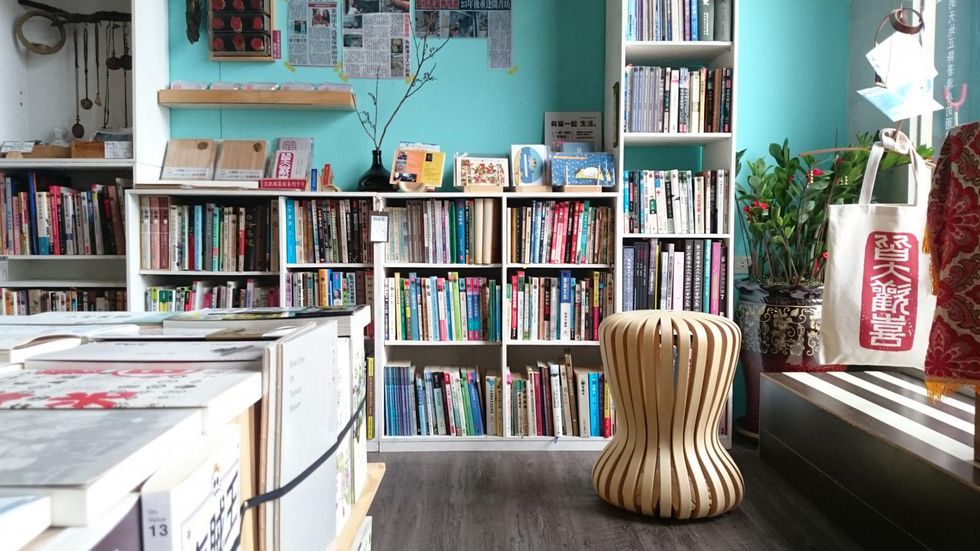 Shelving, Shelf, Bookcase, Furniture, Room, Bookselling, Building, Floor, Interior design, Book, 