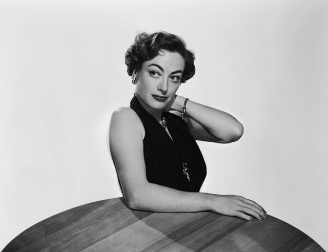 White, Black, Shoulder, Photograph, Black-and-white, Sitting, Beauty, Standing, Monochrome photography, Arm, White, Black, Shoulder, Photograph, Black-and-white, Sitting, Beauty, Standing, Monochrome photography, Arm,