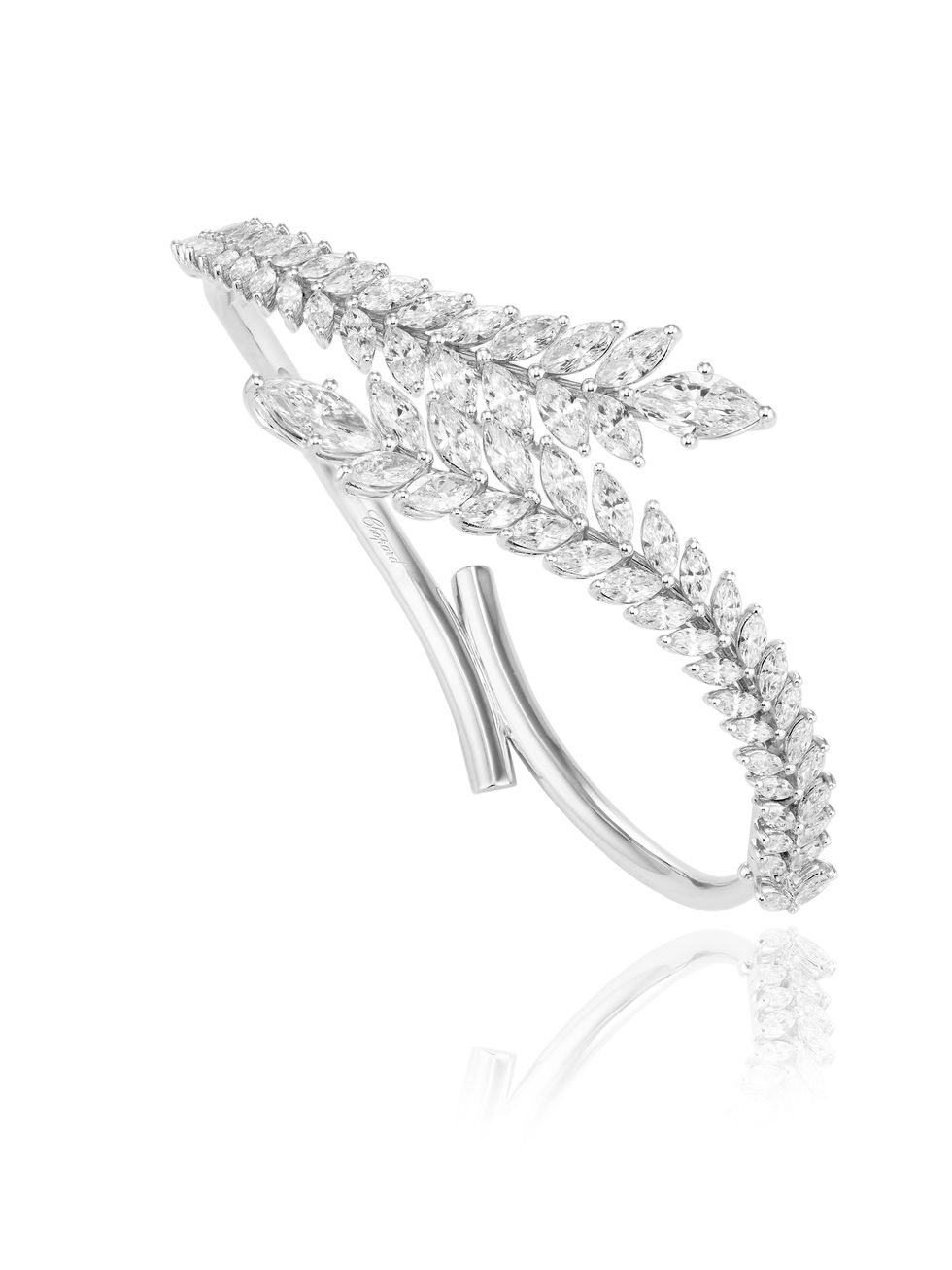 Jewellery, Diamond, Ring, Fashion accessory, Engagement ring, Platinum, Pre-engagement ring, Body jewelry, Silver, Metal, 