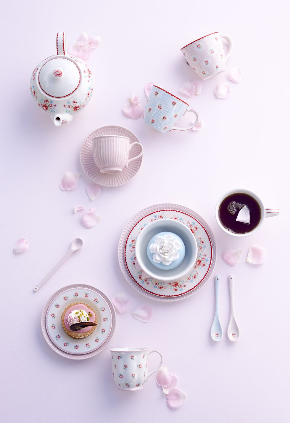 Product, Pink, Teacup, Tableware, Drinkware, Circle, Still life photography, Plate, Cup, Dishware, 