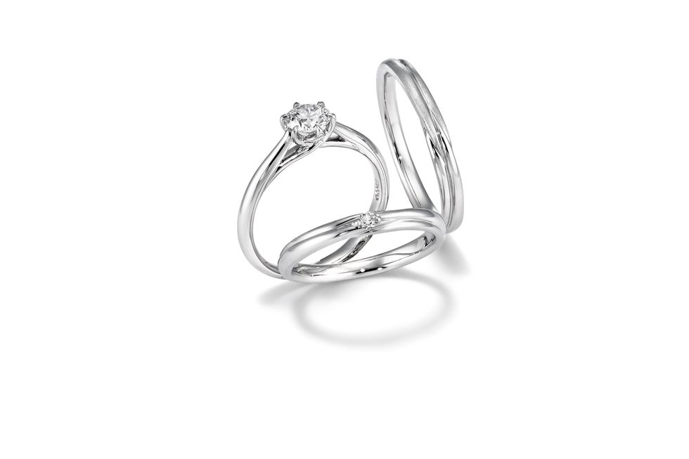 Platinum, Jewellery, Fashion accessory, Body jewelry, Ring, Metal, Silver, Diamond, Engagement ring, Wedding ceremony supply, 