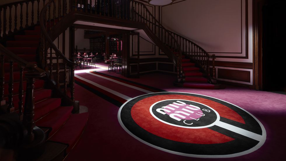 Red, Stairs, Flooring, Floor, Sport venue, Room, Table, 