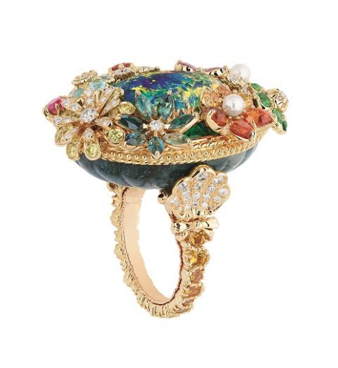 Jewellery, Fashion accessory, Ring, Gemstone, Diamond, Engagement ring, Finger, 