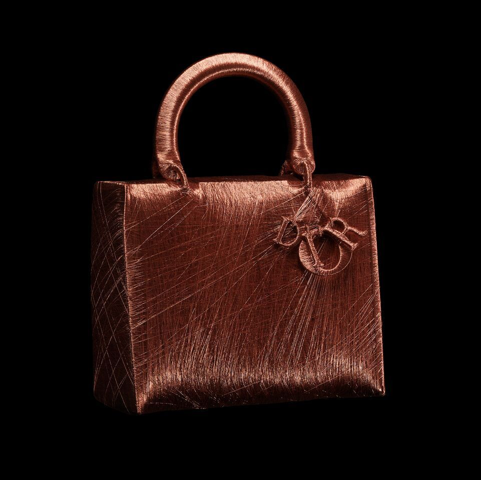 Bag, Handbag, Brown, Leather, Fashion accessory, Product, Material property, Metal, Shoulder bag, 