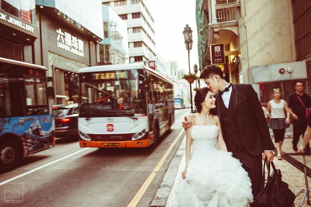 Bus, Transport, Dress, Urban area, Public transport, Bridal clothing, Bride, Wedding dress, Gown, Metropolis, 