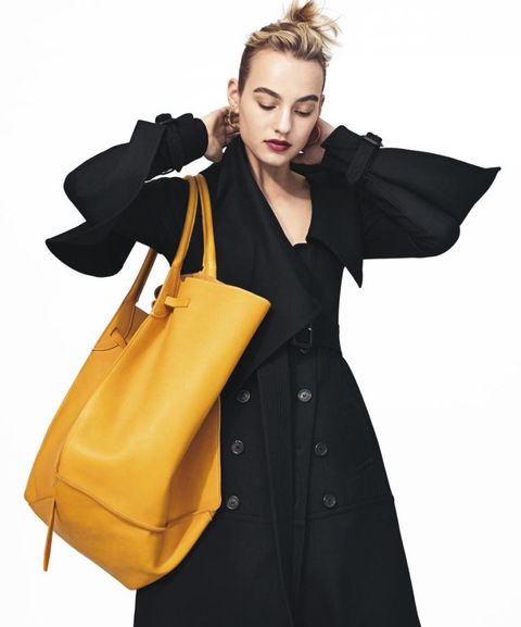 Yellow, Bag, Handbag, Fashion model, Fashion, Tote bag, Fashion accessory, Photo shoot, Style, Fashion design, 