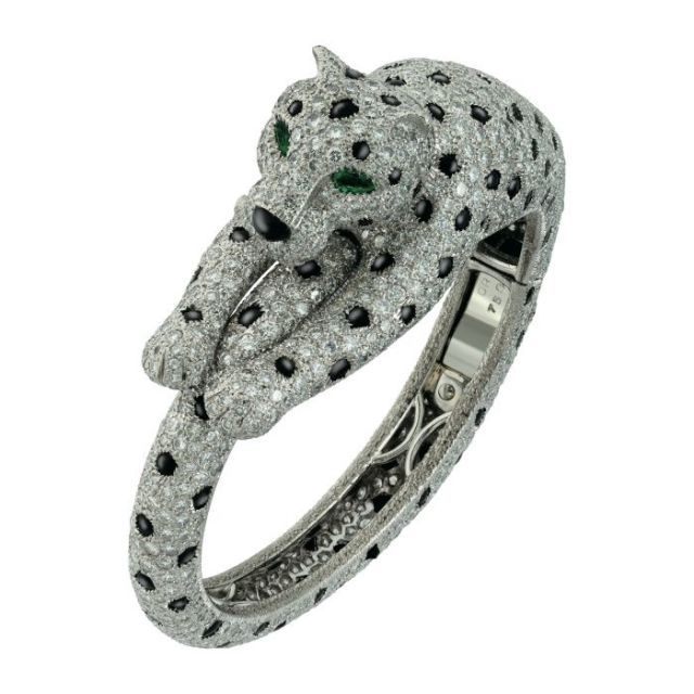 Ring, Diamond, Fashion accessory, Jewellery, Engagement ring, Platinum, Metal, Gemstone, Silver, Wedding ring, 