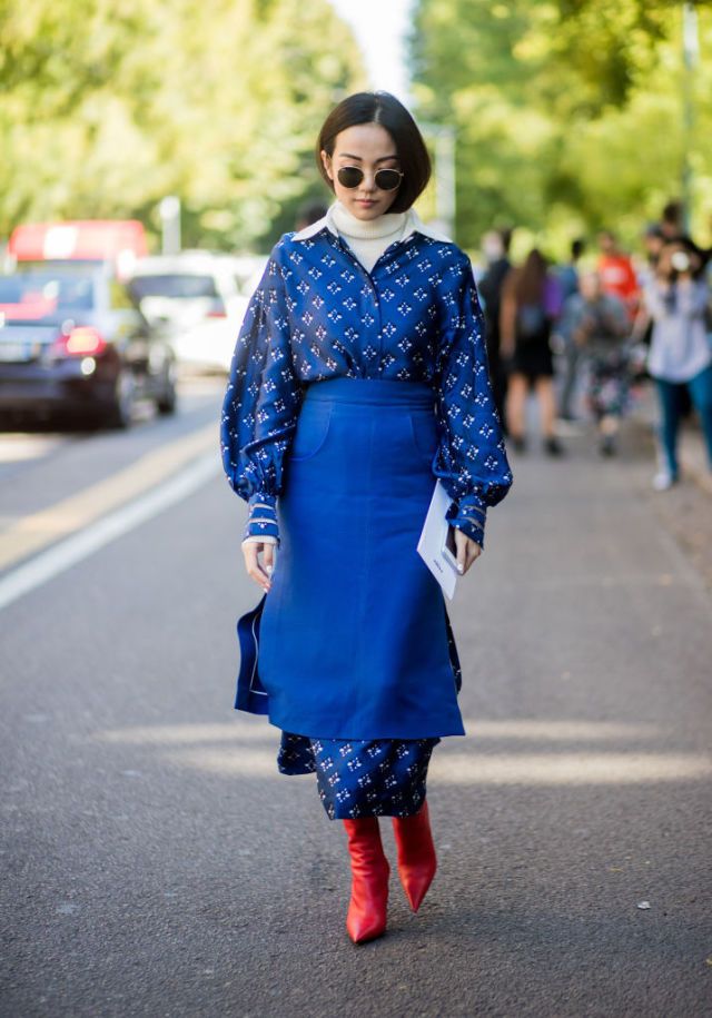 Cobalt blue, Clothing, Blue, Street fashion, Electric blue, Fashion, Dress, Footwear, Shoulder, Fashion model, 