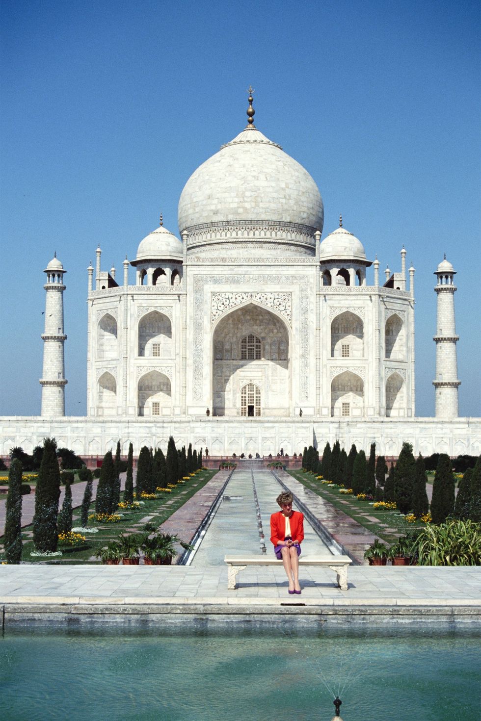<p>黛安娜王妃1992年攝於印度泰姬瑪哈陵（Taj Mahal）。</p>
