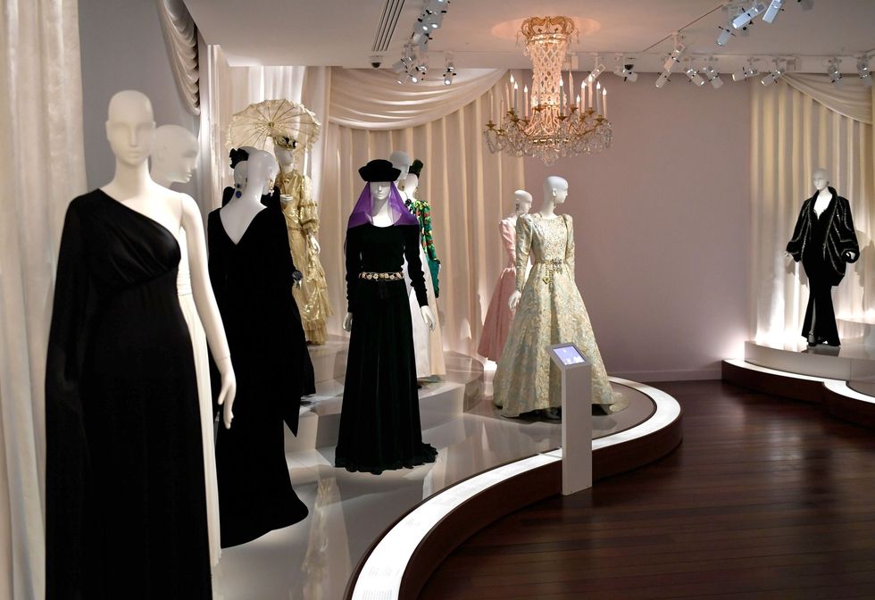 Boutique, Dress, Fashion, Formal wear, Room, Suit, Haute couture, Outerwear, Tuxedo, Event, 