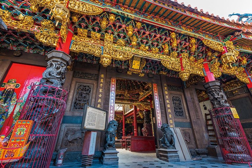 Place of worship, Temple, Building, Chinese architecture, Architecture, Shrine, Wat, Temple, Historic site, Hindu temple, 