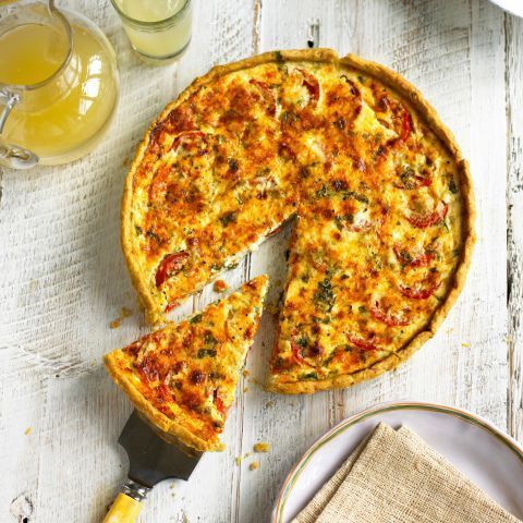 Dish, Food, Cuisine, Ingredient, Pizza, Quiche, Baked goods, Pizza cheese, Flamiche, Tarte flambée, 