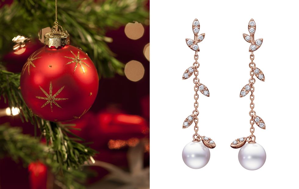 Christmas ornament, Christmas decoration, Ornament, Christmas, Fashion accessory, Pearl, Tree, Christmas tree, Jewellery, Interior design, 