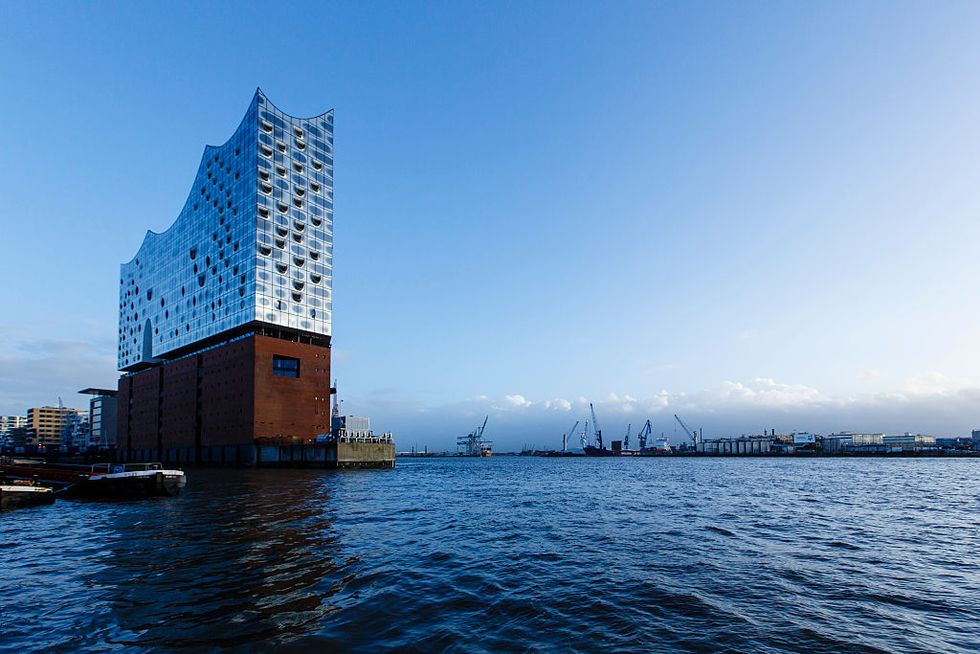 Sky, Landmark, Water, Architecture, City, Daytime, Skyscraper, Tower block, Metropolitan area, Sea, 