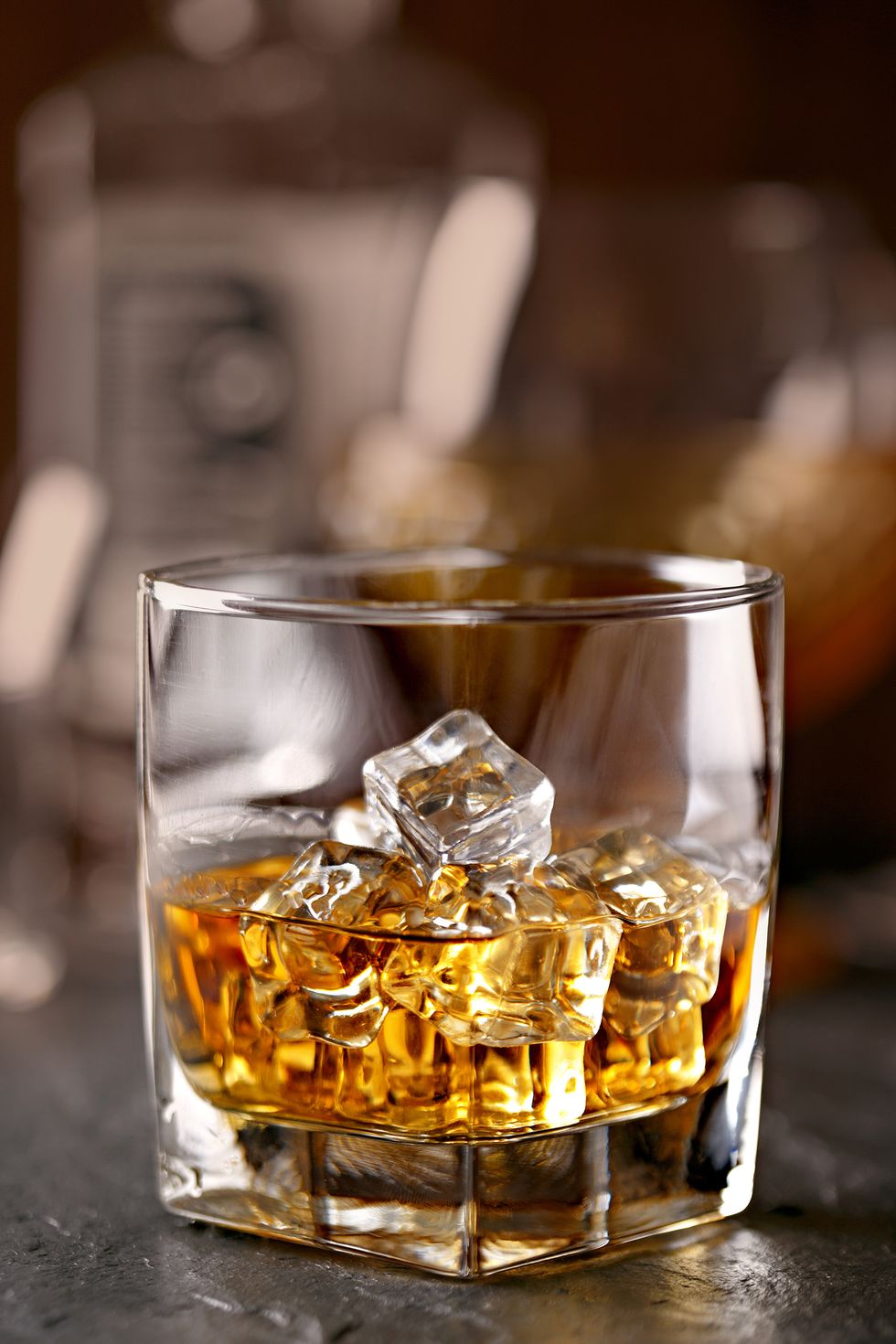 Drink, Alcohol, Old fashioned glass, Distilled beverage, Alcoholic beverage, Whisky, Godfather, Rusty nail, Liqueur, Scotch whisky, 