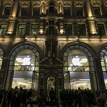 Architecture, Landmark, Building, Arch, Arcade, Classical architecture, Night, City, Window, Medieval architecture, 