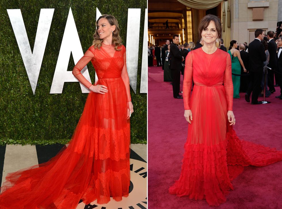 <p>2013年奧斯卡頒獎典禮上，希拉蕊·史旺<span class="redactor-invisible-space"></span>Hilary Swank（左）和莎莉菲爾德<span class="redactor-invisible-space"></span>Sally Field（右）不約而同的選擇了Valentino的高級訂製禮服做為紅毯戰服；雖然她們的服裝分別是來自品牌的2013春夏系列及2012秋冬系列，但無論是胸前的抓皺元素，還是長袖的透紗設計，都巧妙地詮釋了「英雄所見略同」這句話。<span class="redactor-invisible-space" data-verified="redactor" data-redactor-tag="span" data-redactor-class="redactor-invisible-space"></span></p>