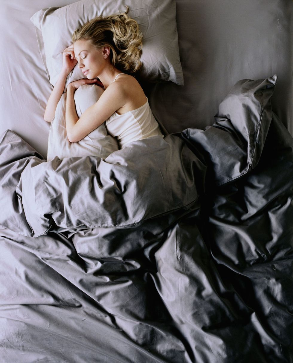 Bedding, Bed sheet, Photography, Textile, Linens, Photo shoot, Gesture, Sleep, Pillow, Comfort, 