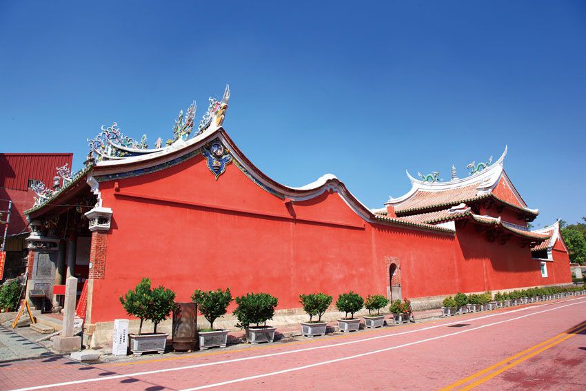 Chinese architecture, Japanese architecture, Architecture, Landmark, Historic site, Building, Temple, Sky, Shrine, Pagoda, 