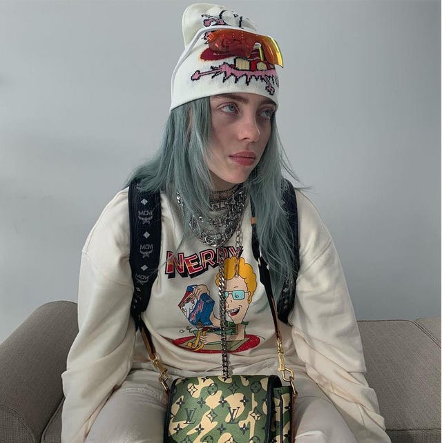 美國樂壇怪物新人「比莉艾莉許」是小賈斯汀粉絲!比莉艾莉許上節目分享她以粉絲角色私訊心情