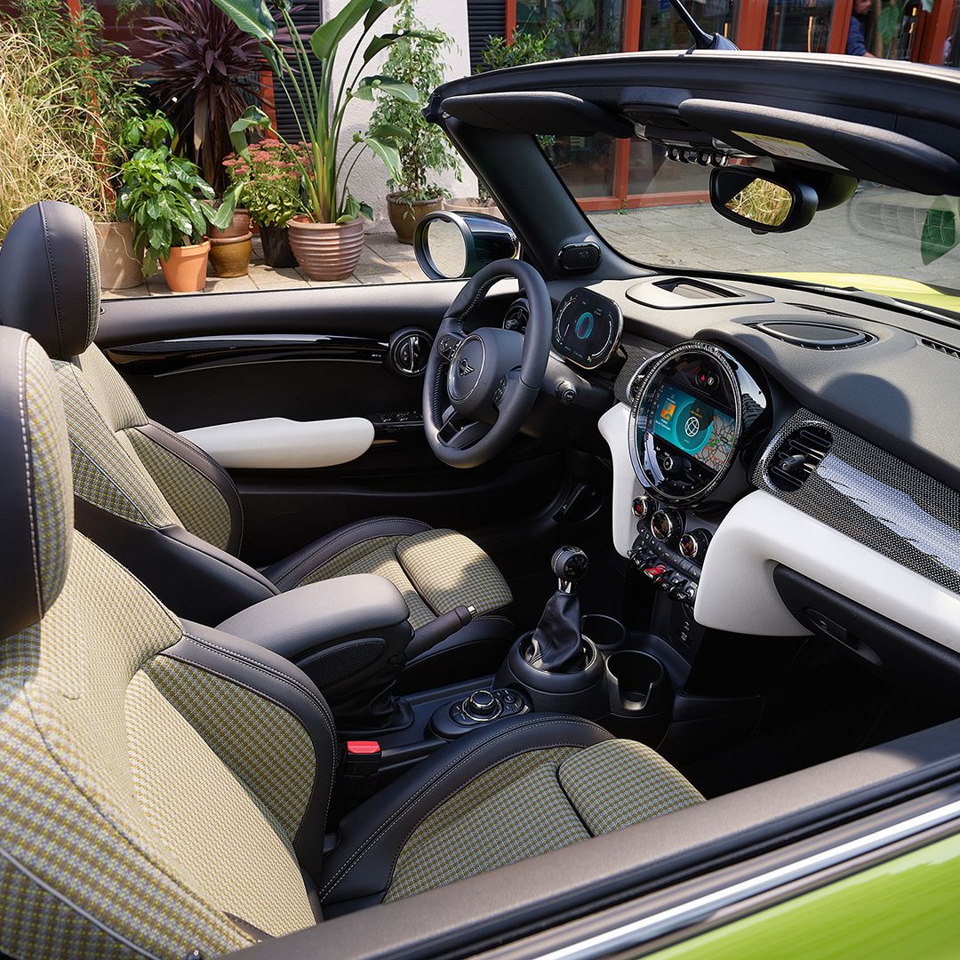 Mini掀背車系 敞篷車小改款亮點一覽 Mini Cabrio進駐全台展示中心