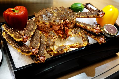 犇鐵板燒推出 北海道鮮活鱈場蟹 無菜單套餐 一次品嘗蟹膏玉子蒸 鐵板清蒸鮮美原味 犇鐵板燒推出 北海道鮮活鱈場蟹 無菜單套餐 一次品嘗蟹膏玉子蒸 鐵板清蒸鮮美原味