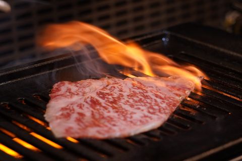 犇新推出私廚預約制「燒肉牛肉爐」